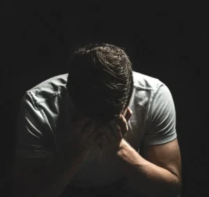 Personas que no se sienten a gusto consigo mismas